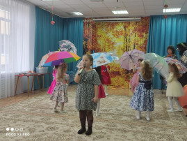 Первые праздники прошли в младшей группе № 3 и старшей группе № 2. Первые праздники прошли в младшей группе № 3 и старшей группе № 2.