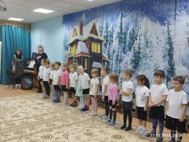 Еженедельная церемония выноса Государственного флага РФ. Еженедельная церемония выноса Государственного флага РФ.
